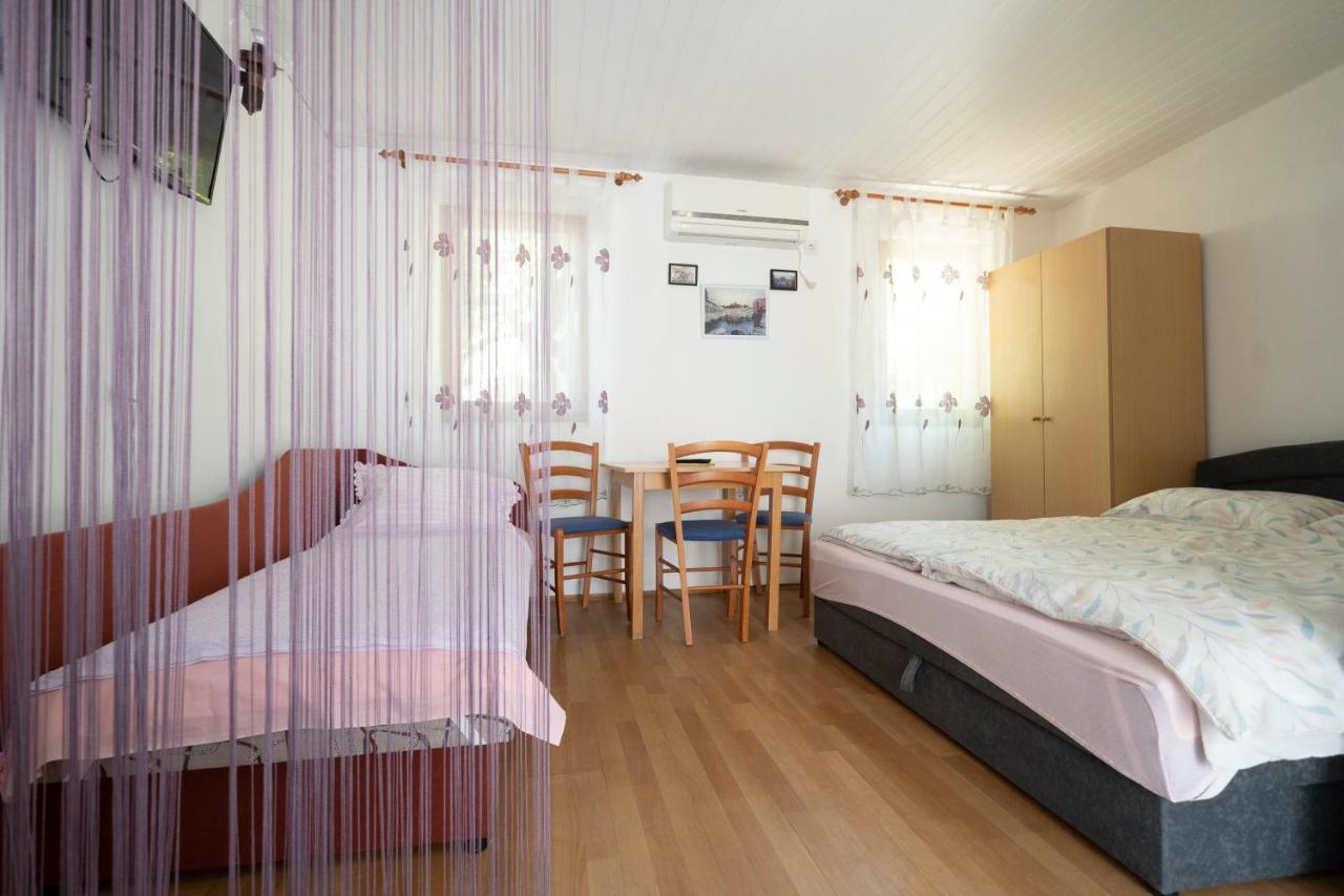 Studio Apartman Ema 格基卡琳 外观 照片